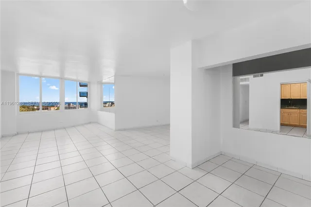 $2,700 | 7441 Wayne Avenue, Unit 11G, Miami Beach, FL 33141