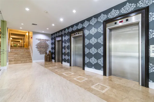 $2,700 | 7441 Wayne Avenue, Unit 11G, Miami Beach, FL 33141