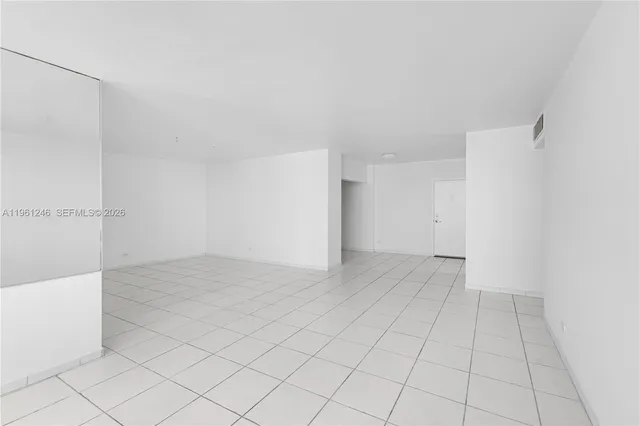 $2,700 | 7441 Wayne Avenue, Unit 11G, Miami Beach, FL 33141