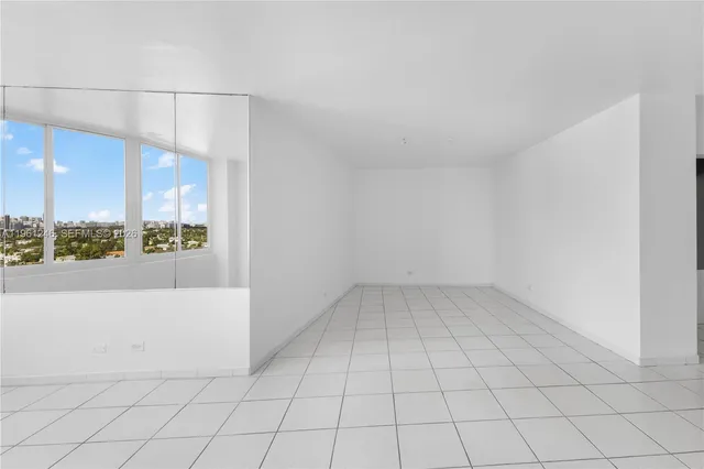 $2,700 | 7441 Wayne Avenue, Unit 11G, Miami Beach, FL 33141
