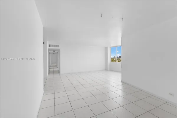 $2,600 | 7441 Wayne Avenue, Unit 11G, Miami Beach, FL 33141