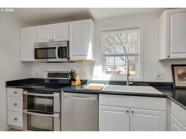 $170,000 | 1111 Southeast 3rd Avenue, Unit 73, Canby, OR 97013