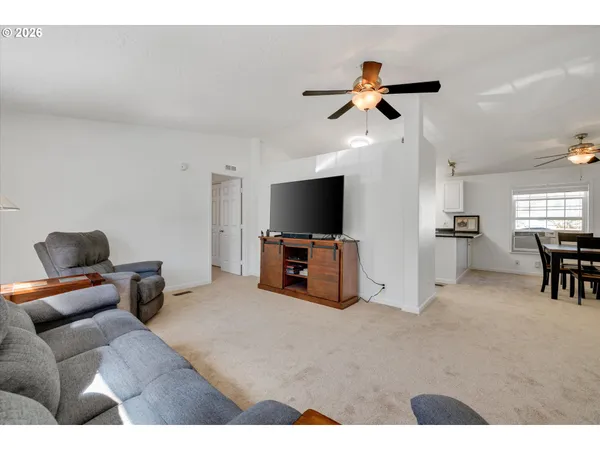 $170,000 | 1111 Southeast 3rd Avenue, Unit 73, Canby, OR 97013