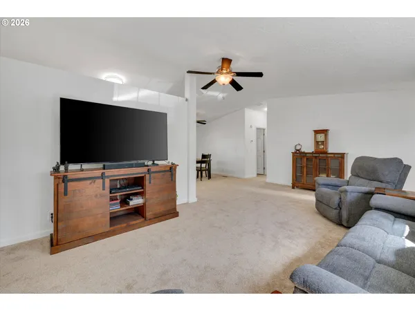 $170,000 | 1111 Southeast 3rd Avenue, Unit 73, Canby, OR 97013