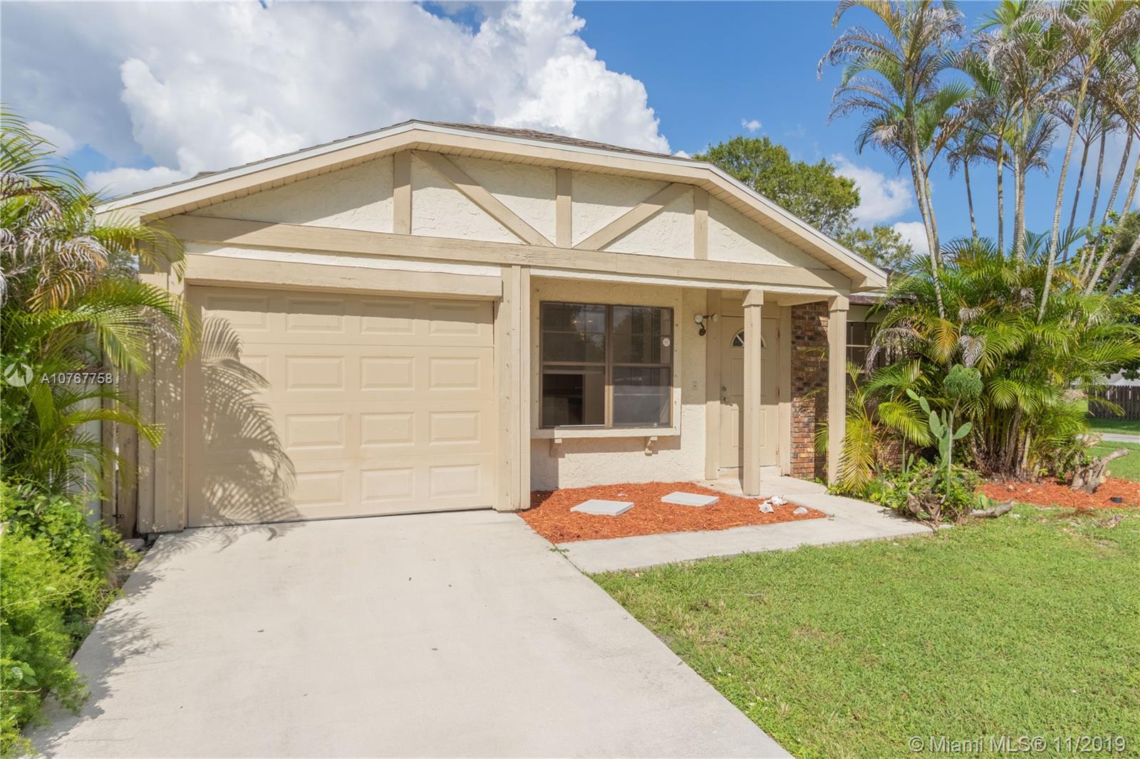 11148 Model Circle West Boca Raton, FL 33428 - Photo 2 of 23