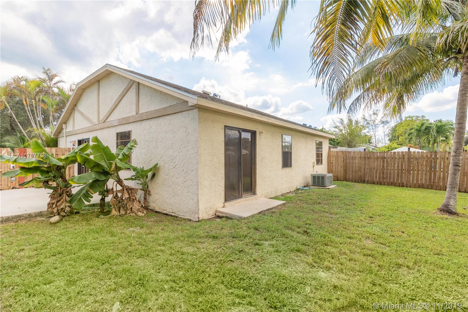 11148 Model Circle West Boca Raton, FL 33428 - Photo 13 of 23