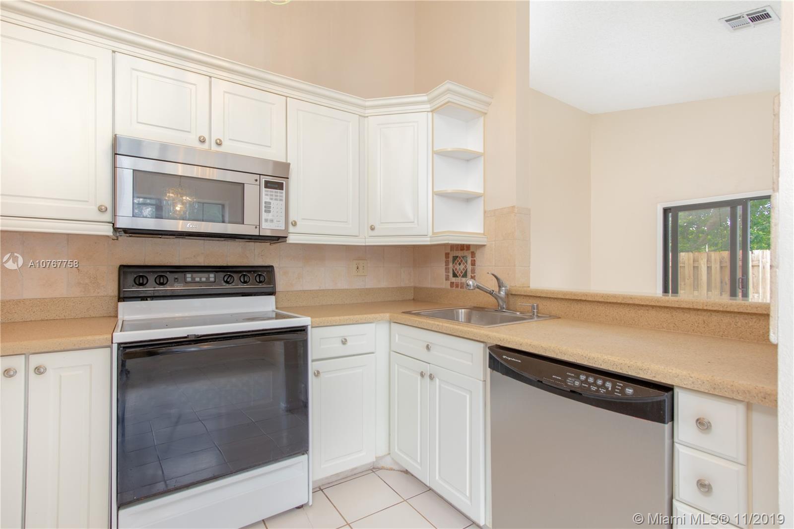 11148 Model Circle West Boca Raton, FL 33428 - Photo 4 of 23