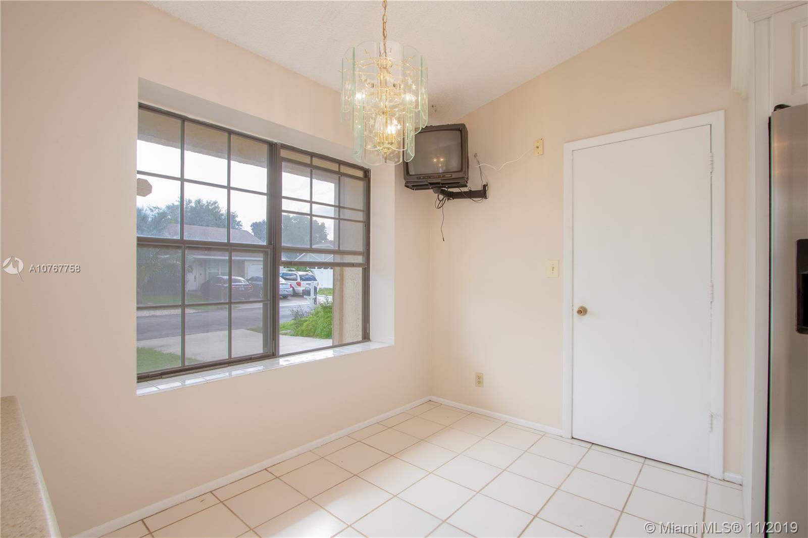 11148 Model Circle West Boca Raton, FL 33428 - Photo 5 of 23
