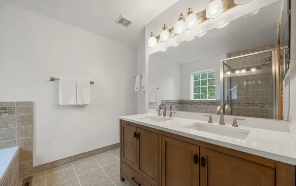 $3,100 | 2235 Cheshire Drive, Aurora, IL 60502