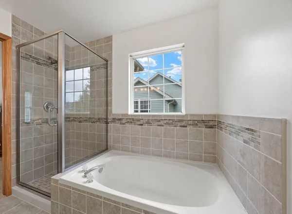$3,100 | 2235 Cheshire Drive, Aurora, IL 60502