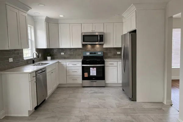 $3,100 | 2235 Cheshire Drive, Aurora, IL 60502