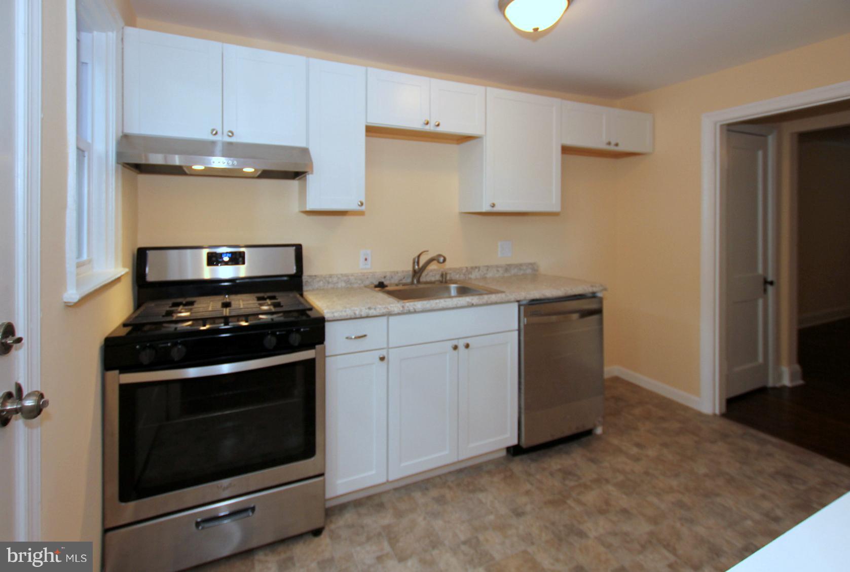 5104 Sunset Road Baltimore, MD 21215 - Photo 11 of 22 Kitchen