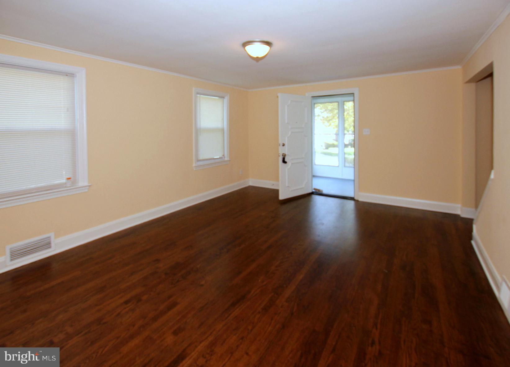 5104 Sunset Road Baltimore, MD 21215 - Photo 4 of 22 Kitchen