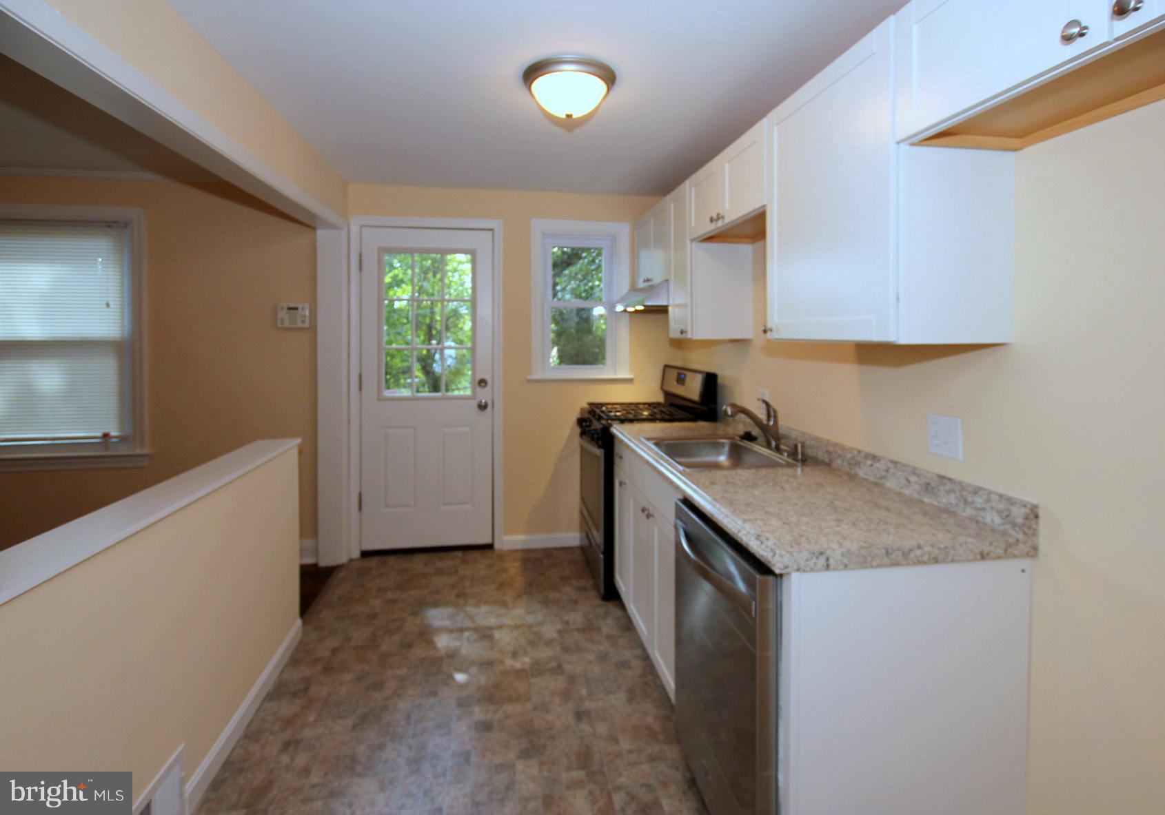 5104 Sunset Road Baltimore, MD 21215 - Photo 9 of 22 Kitchen