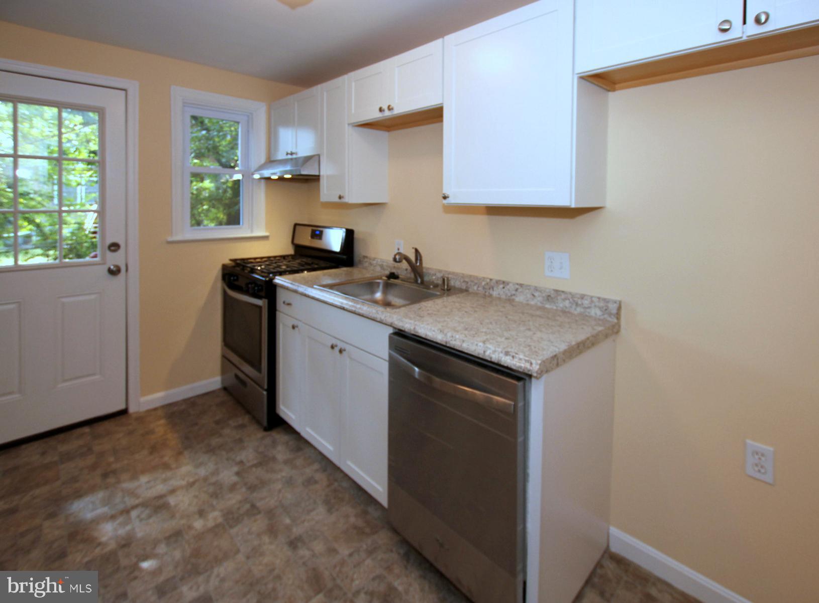 5104 Sunset Road Baltimore, MD 21215 - Photo 10 of 22 Kitchen