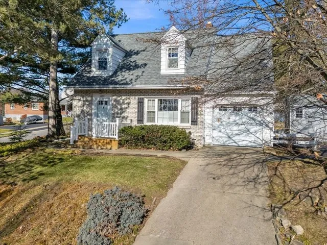 $229,900 | 2801 King Street, Endicott, NY 13760