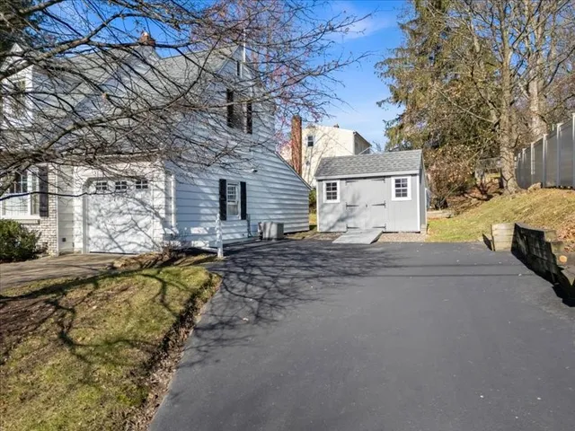 $229,900 | 2801 King Street, Endicott, NY 13760