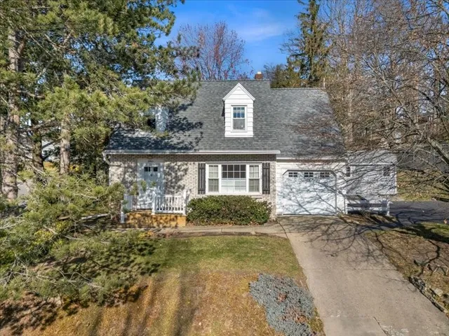 $229,900 | 2801 King Street, Endicott, NY 13760