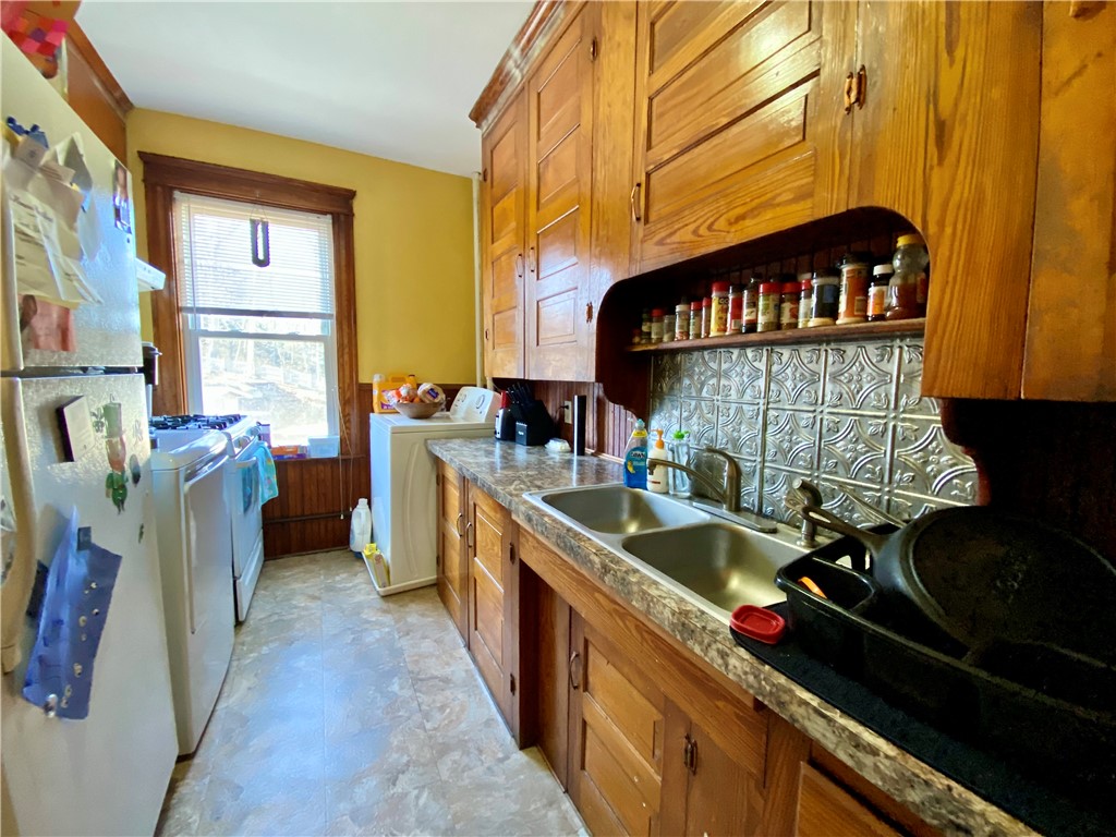 56 Pelletier Avenue Woonsocket, RI 02895 - Photo 38 of 48