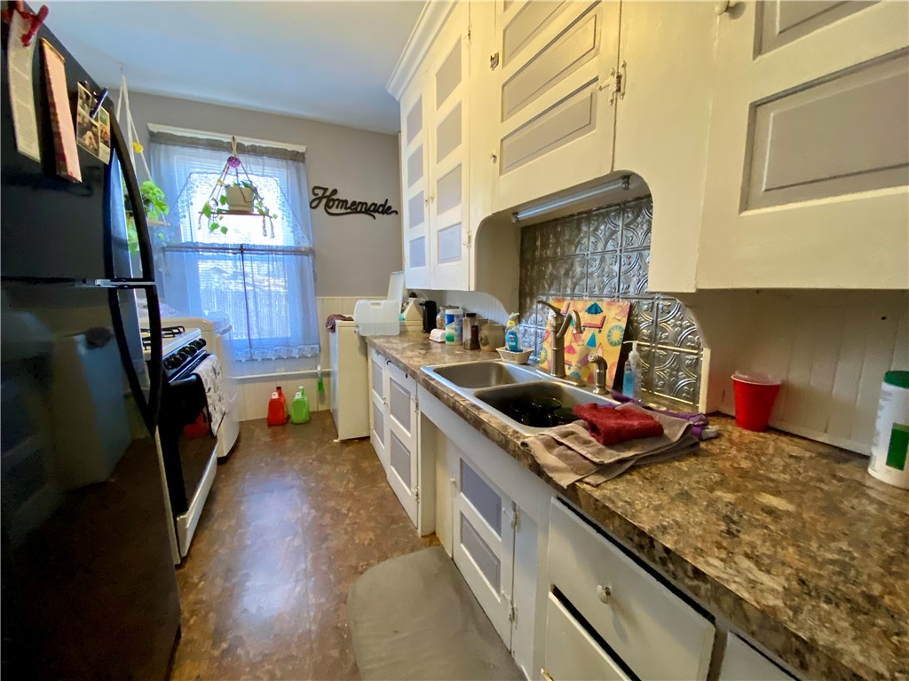 56 Pelletier Avenue Woonsocket, RI 02895 - Photo 10 of 48