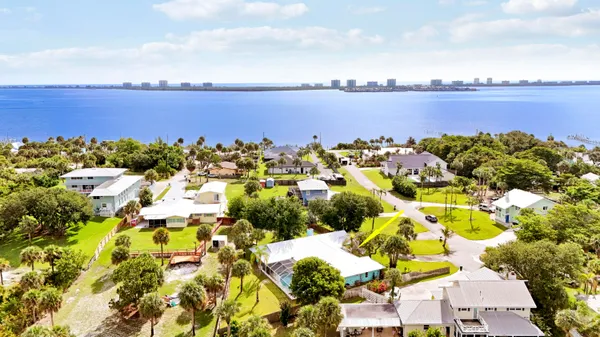 $695,000 | 12744 Refuge Lane, Jensen Beach, FL 34957