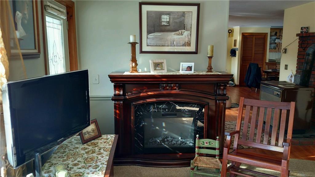 441 Augusta Road Washington, ME 04574 - Photo 14 of 28 entry to living room.