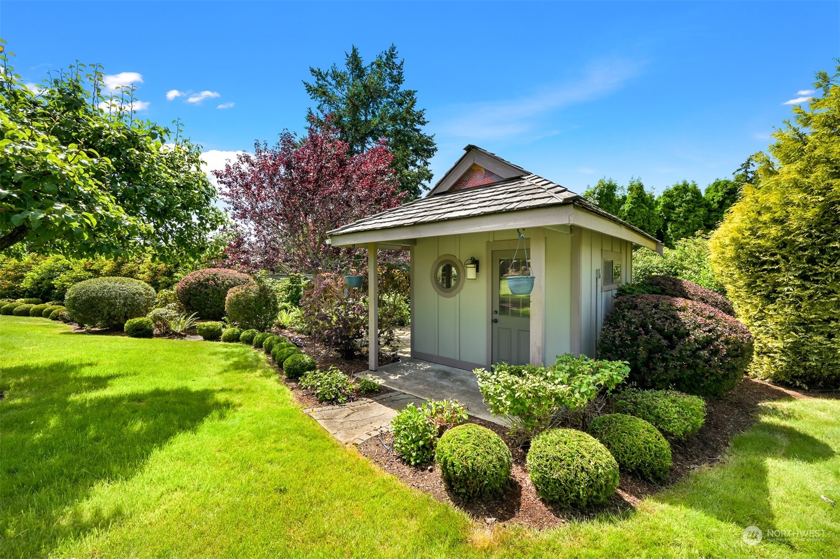 516 Briar Road Bellingham, WA 98225 - Photo 35 of 39 a front view of house with garden