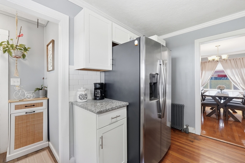 42 Volkmar Road Worcester, MA 01606 - Photo 5 of 33