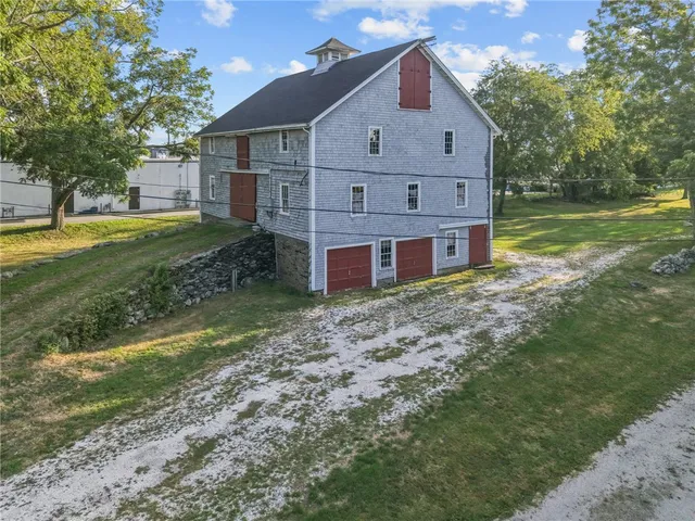$1,495,000 | 2967 East Main Road, Portsmouth, RI 02871