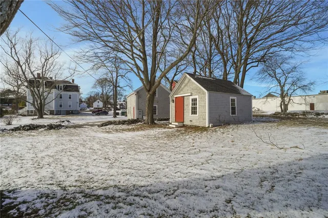 $1,495,000 | 2967 East Main Road, Portsmouth, RI 02871