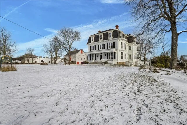 $1,495,000 | 2967 East Main Road, Portsmouth, RI 02871