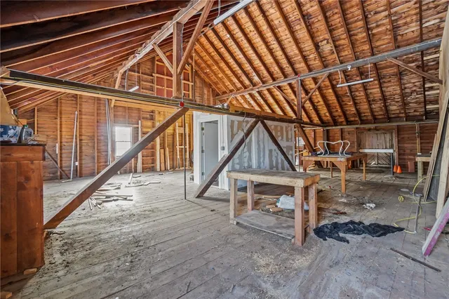 $1,495,000 | 2967 East Main Road, Portsmouth, RI 02871