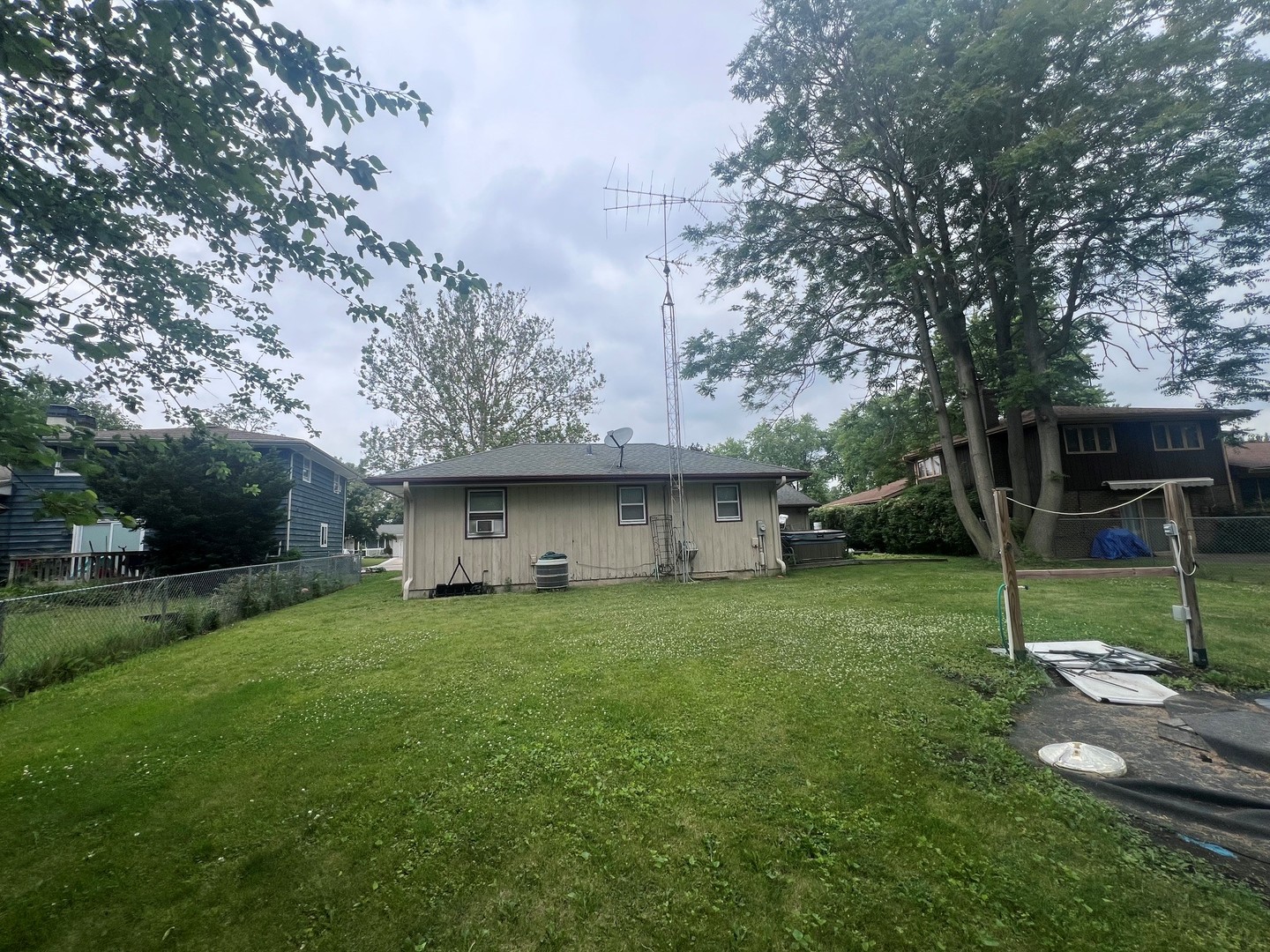 1629 Lin Lor Lane Elgin, IL 60123 - Photo 5 of 27