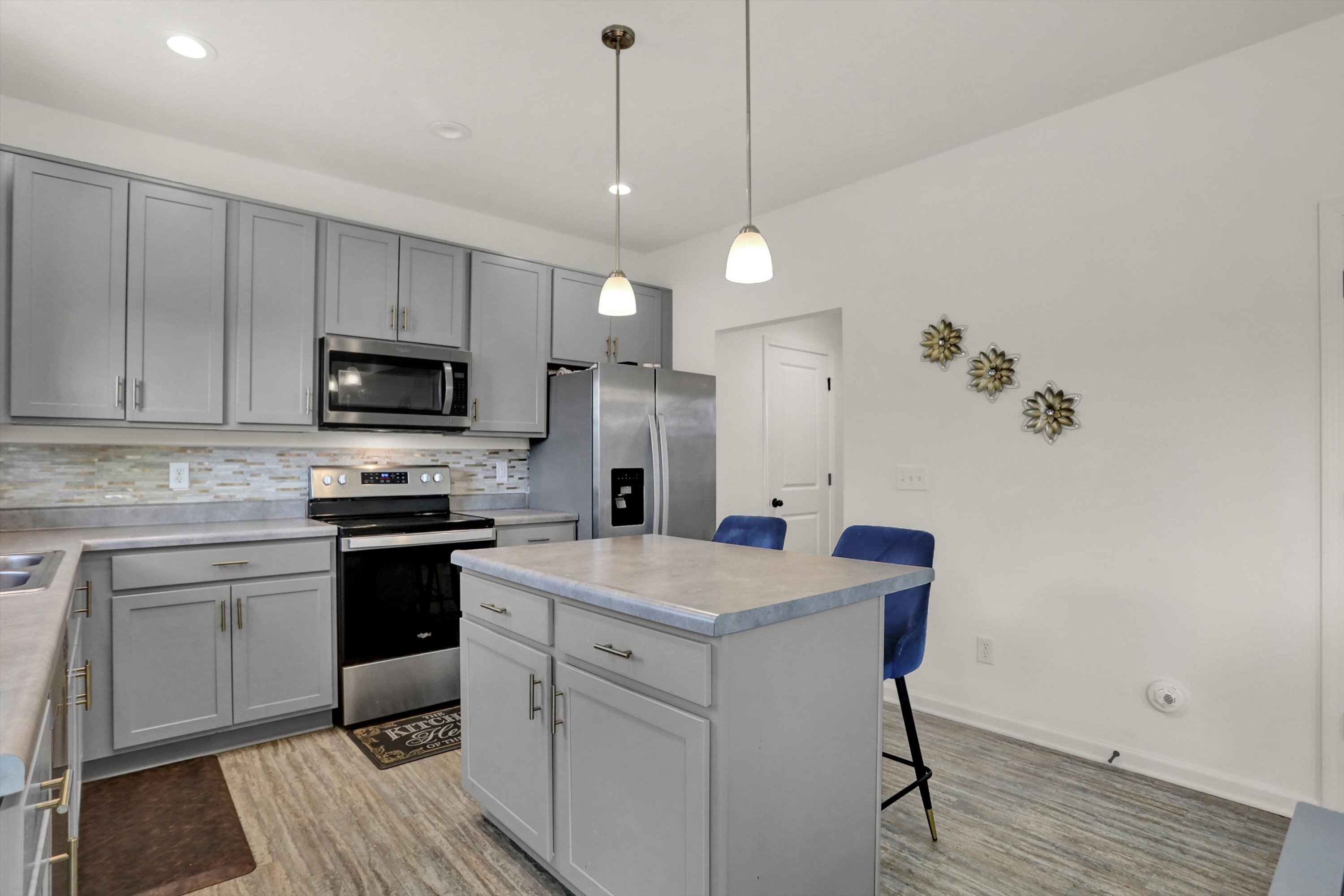 2945 Pointe Bay Road Indianapolis, IN 46229 - Photo 10 of 26