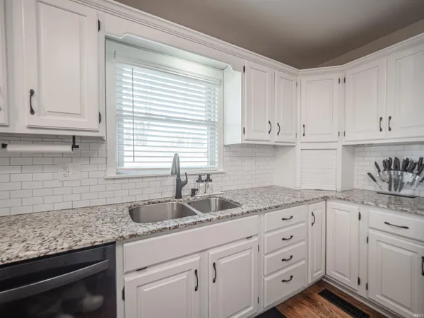 $539,900 | 10200 Byron Court, Newburgh, IN 47630