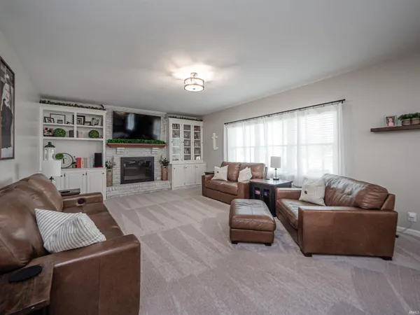 $539,900 | 10200 Byron Court, Newburgh, IN 47630