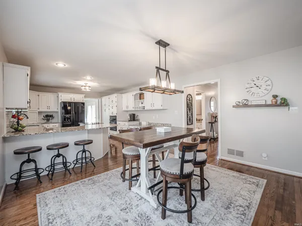 $539,900 | 10200 Byron Court, Newburgh, IN 47630