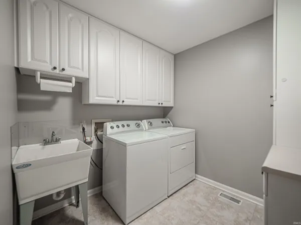 $539,900 | 10200 Byron Court, Newburgh, IN 47630