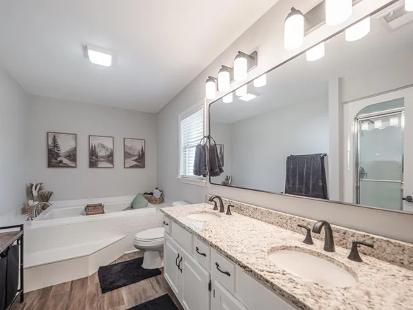 $549,900 | 10200 Byron Court, Newburgh, IN 47630