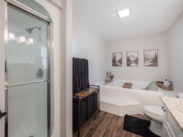 $549,900 | 10200 Byron Court, Newburgh, IN 47630