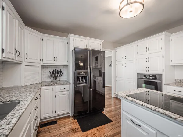 $539,900 | 10200 Byron Court, Newburgh, IN 47630