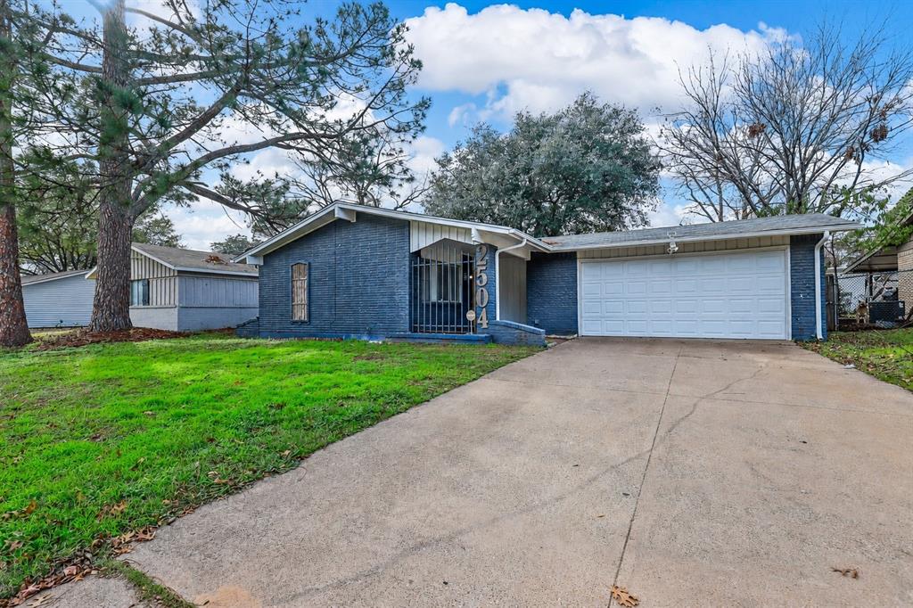 2504 South Fielder Road Arlington, TX 76015 - Photo 1 of 18