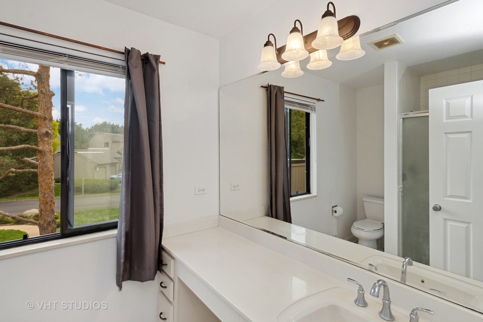 463 Old Barn Road Lake Barrington, IL 60010 - Photo 10 of 18 Gallery Image 10