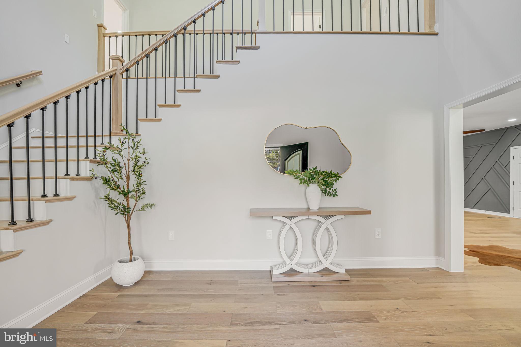 3620 Hill Street Fairfax, VA 22030 - Photo 5 of 71 a vase of flowers sitting on a table