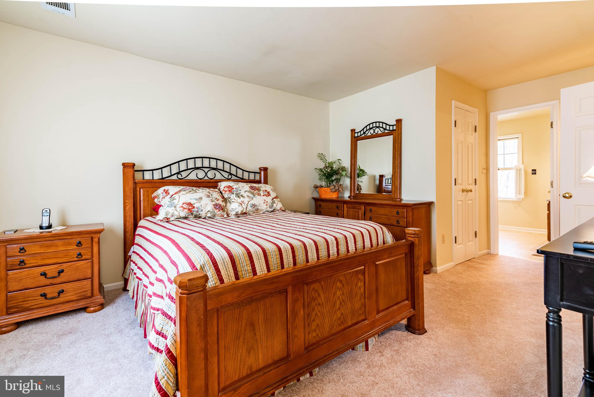 6706 Whitegate Road Clarksville, MD 21029 - Photo 20 of 73 Master bedroom