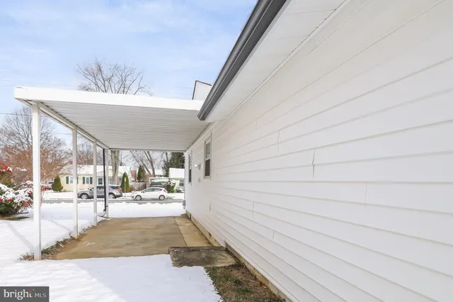 a view of steet corner