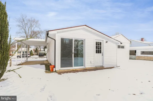 a view of a house with a outdoor space