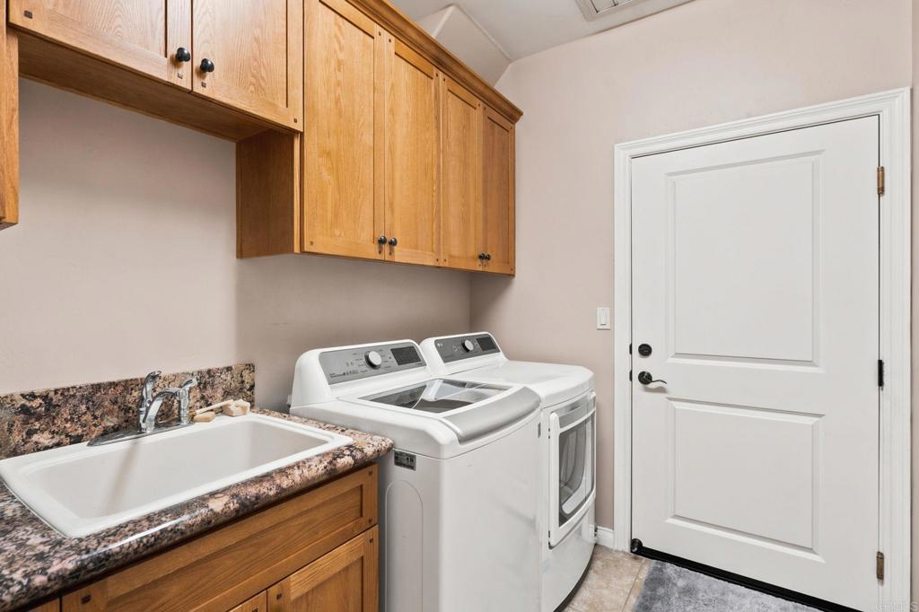 9460 Slope Street Santee, CA 92071 - Photo 5 of 31