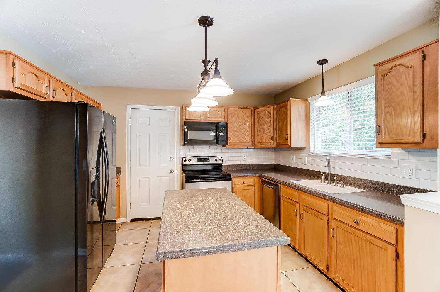 1549 Creekside Road Amelia, OH 45102 - Photo 9 of 35