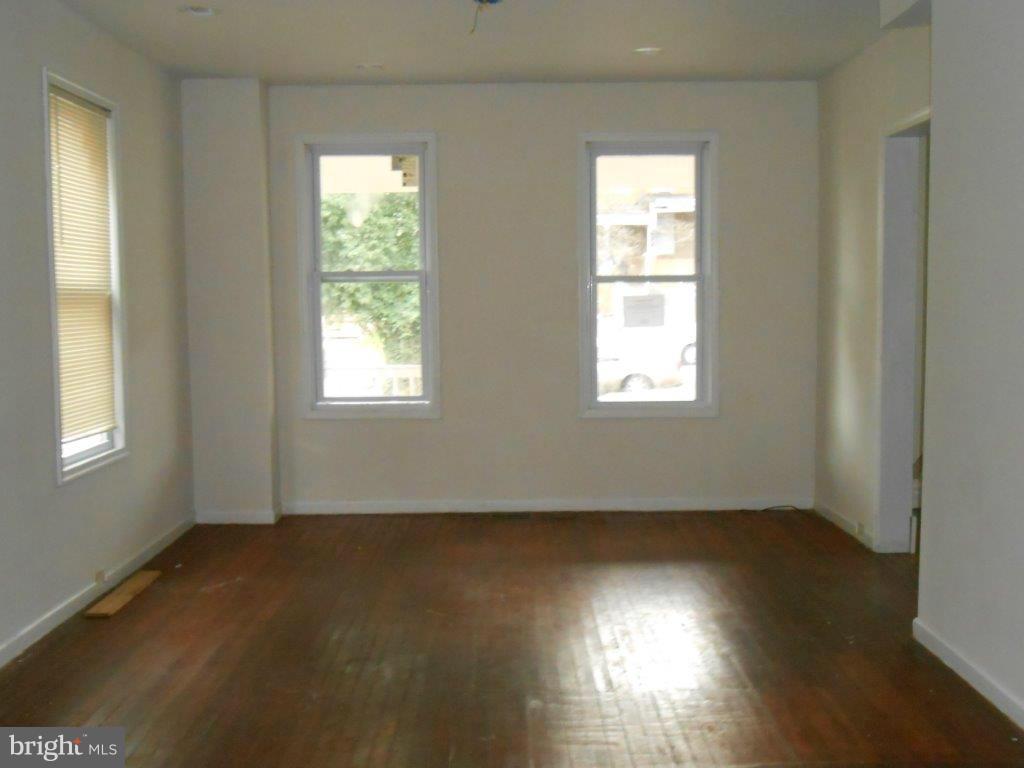 714 Springfield Avenue Baltimore, MD 21212 - Photo 2 of 13 Living Room